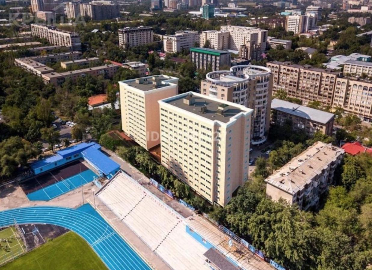 Adt Apartments Almaty Esterno foto